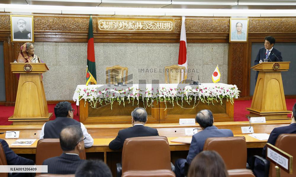 Abe in Bangladesh