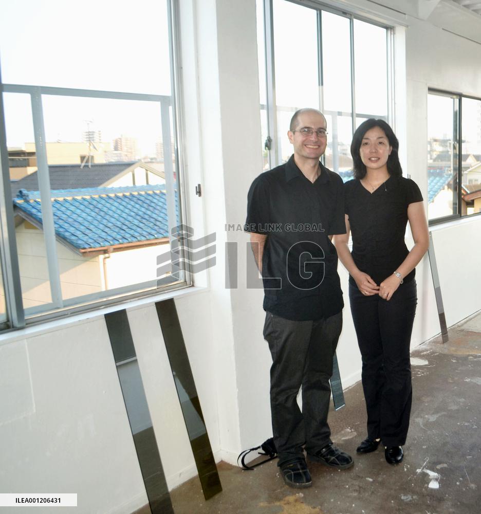 French man offers studio, room to foreign artists