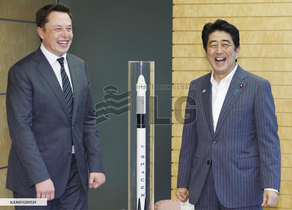 SpaceX CEO Musk meets PM Abe