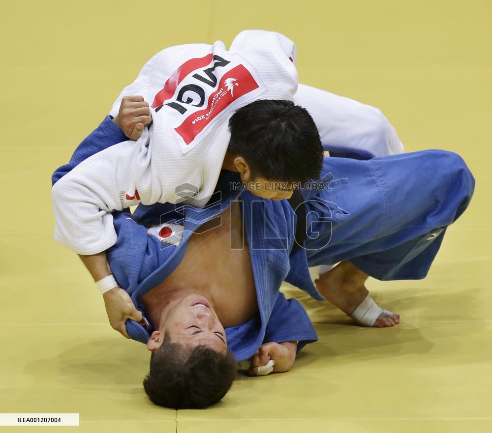 Takajo wins silver medal in men's 66 kg judo match