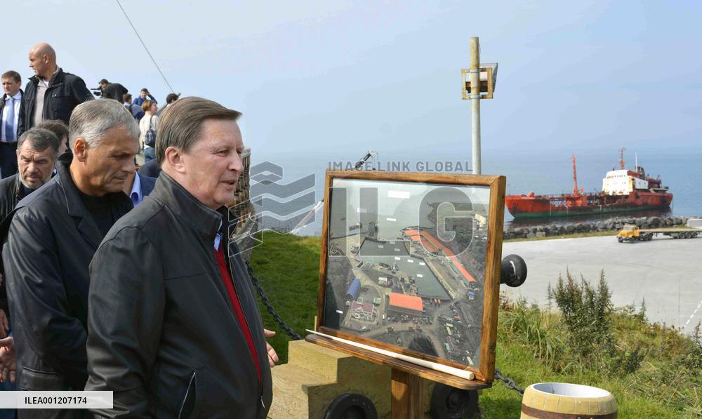 Russian senior official visits Etorofu