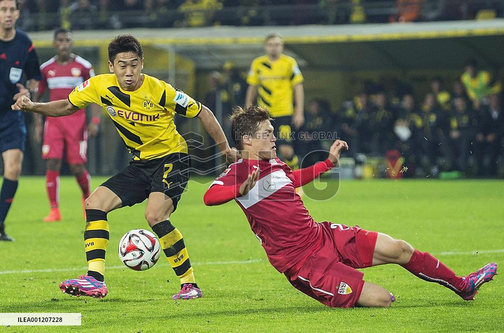 Dortmund's Kagawa faces Stuttgart's Sakai in Bundesliga