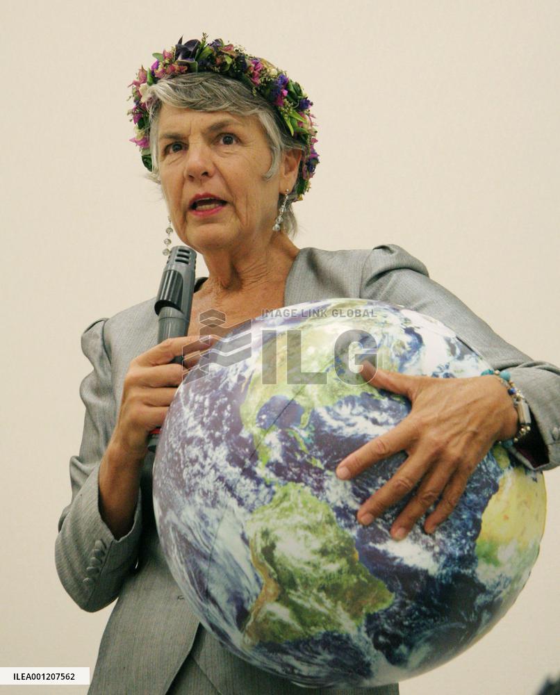 U.S. marine biologist speaks about Henoko environment