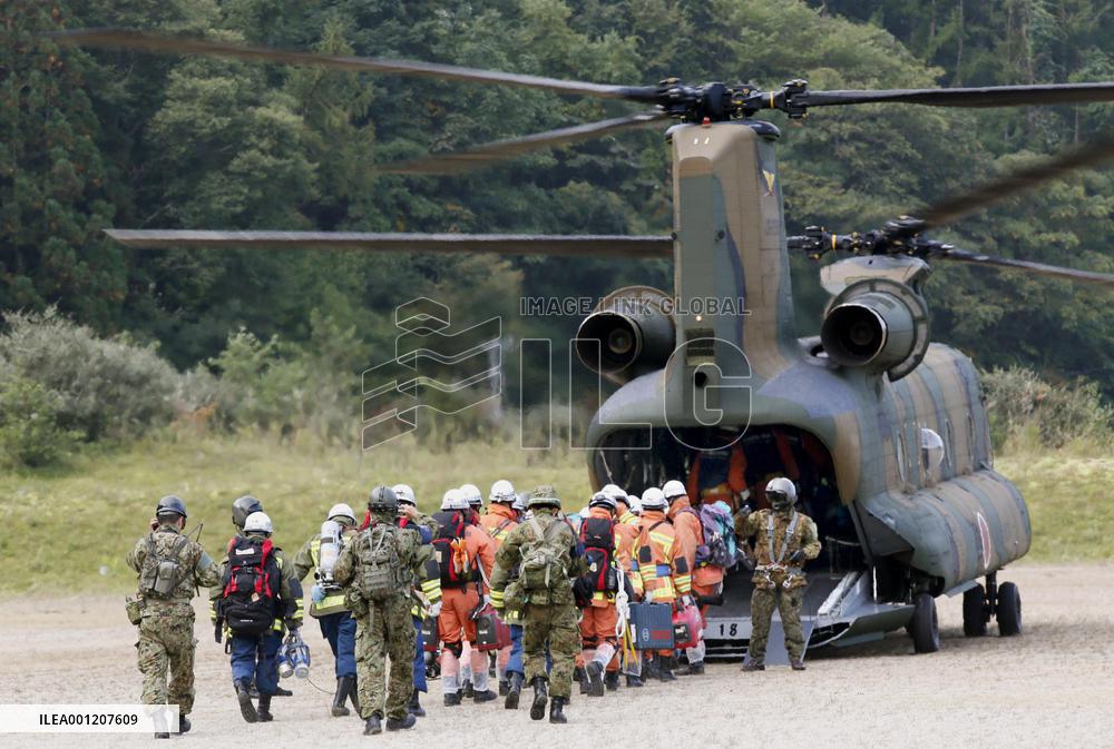 Search efforts resume in Mt. Ontake eruption