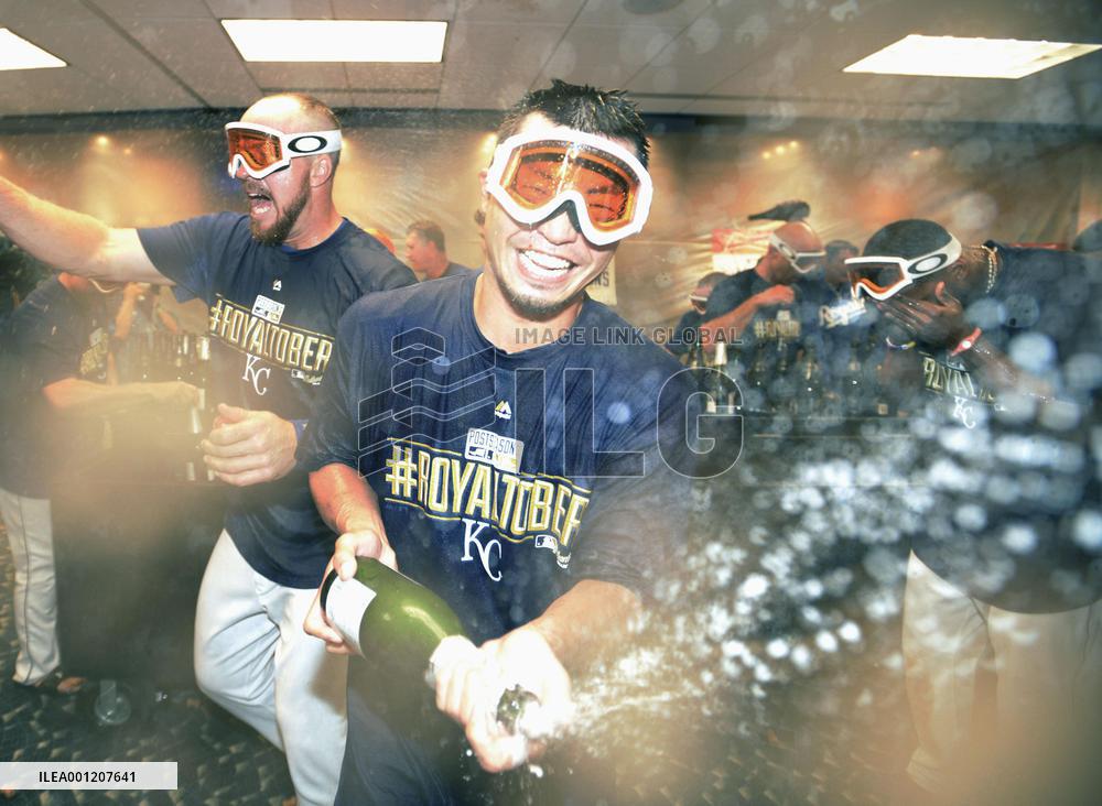 Aoki saves best for last as Royals advance in 12 innings