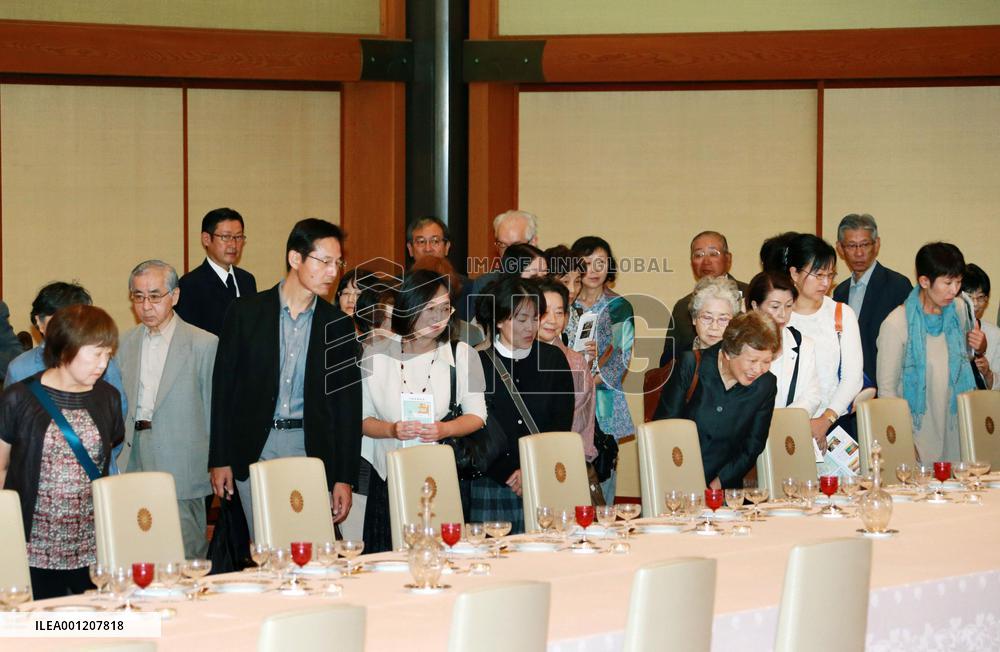 Visitors have glimpse of Imperial Palace banquet hall