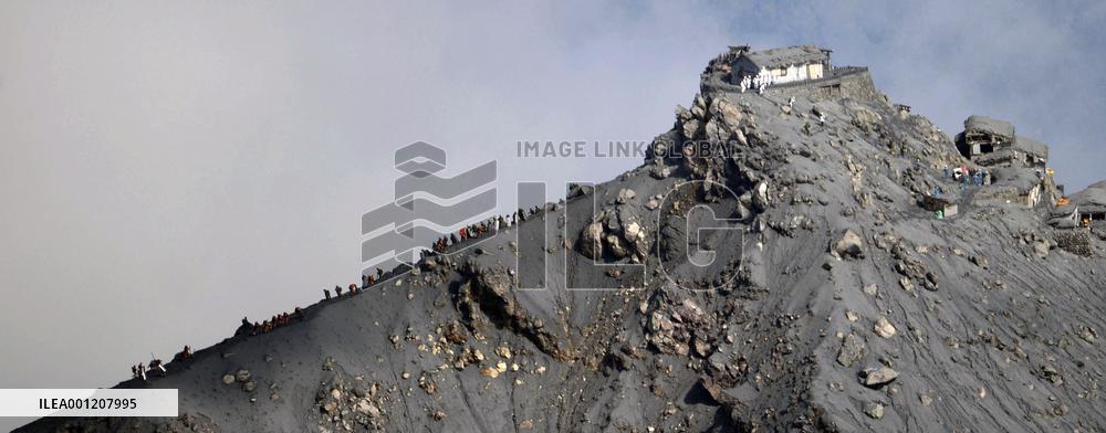 3 more bodies found on Mt. Ontake