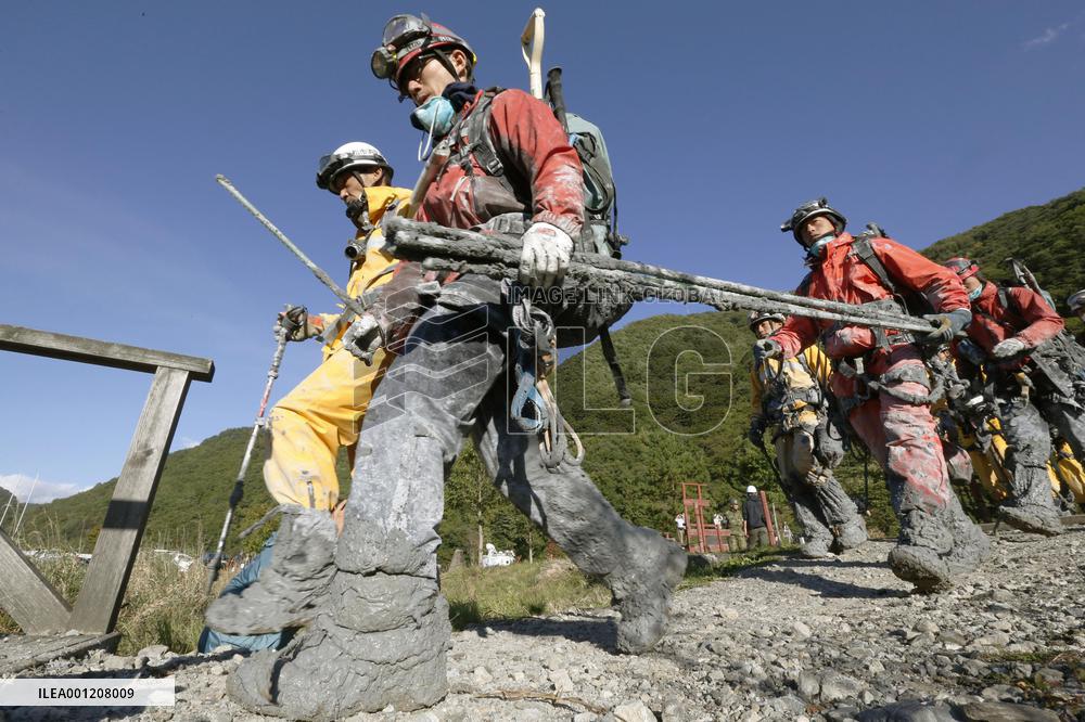 3 more bodies found on Mt. Ontake