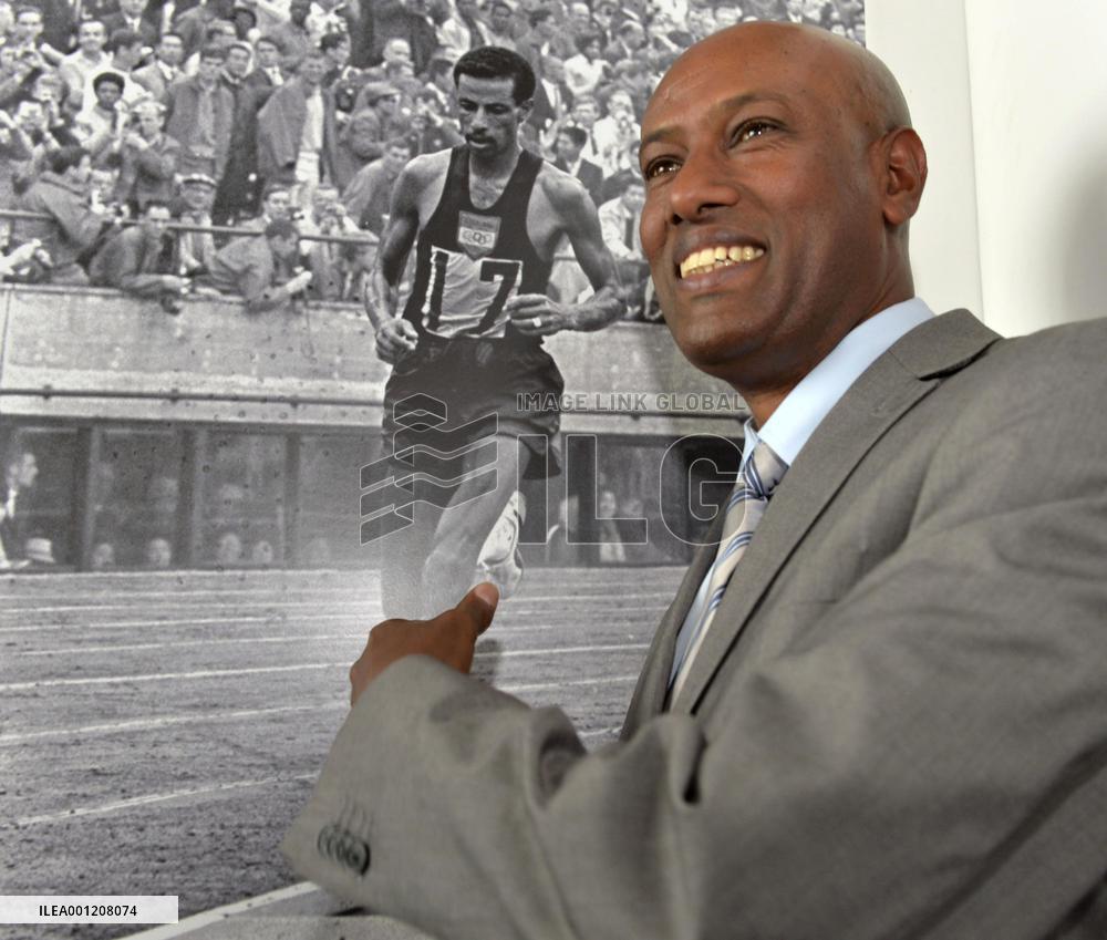 Marathoner Abebe Bikila's son attends photo exhibition