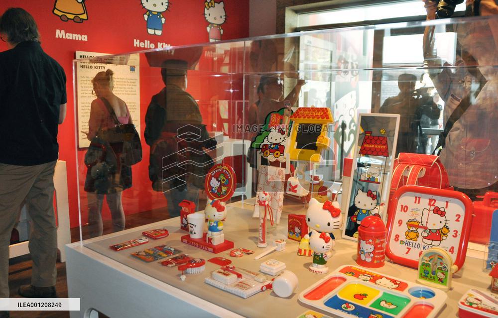 Hello Kitty exhibit begins in L.A.