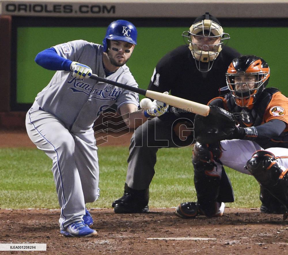 Royals edge Orioles in Game 2 of ALCS