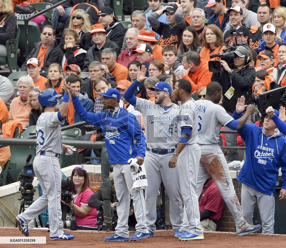 Royals edge Orioles in Game 2 of ALCS