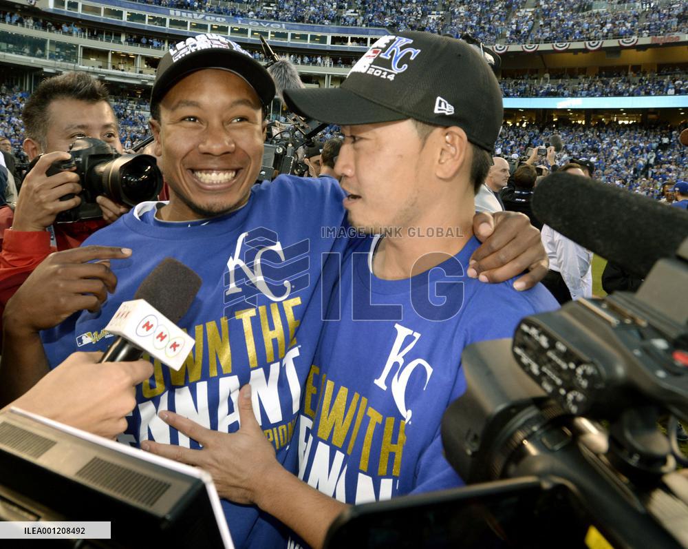 Royals sweep into World Series