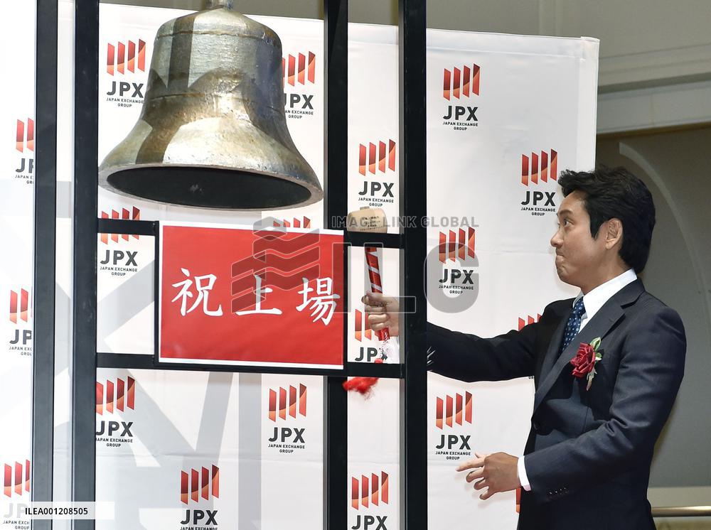 Jobs media Recruit listed on TSE