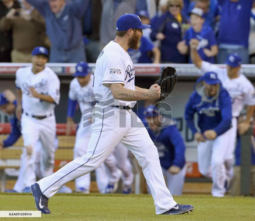 Royals sweep into World Series