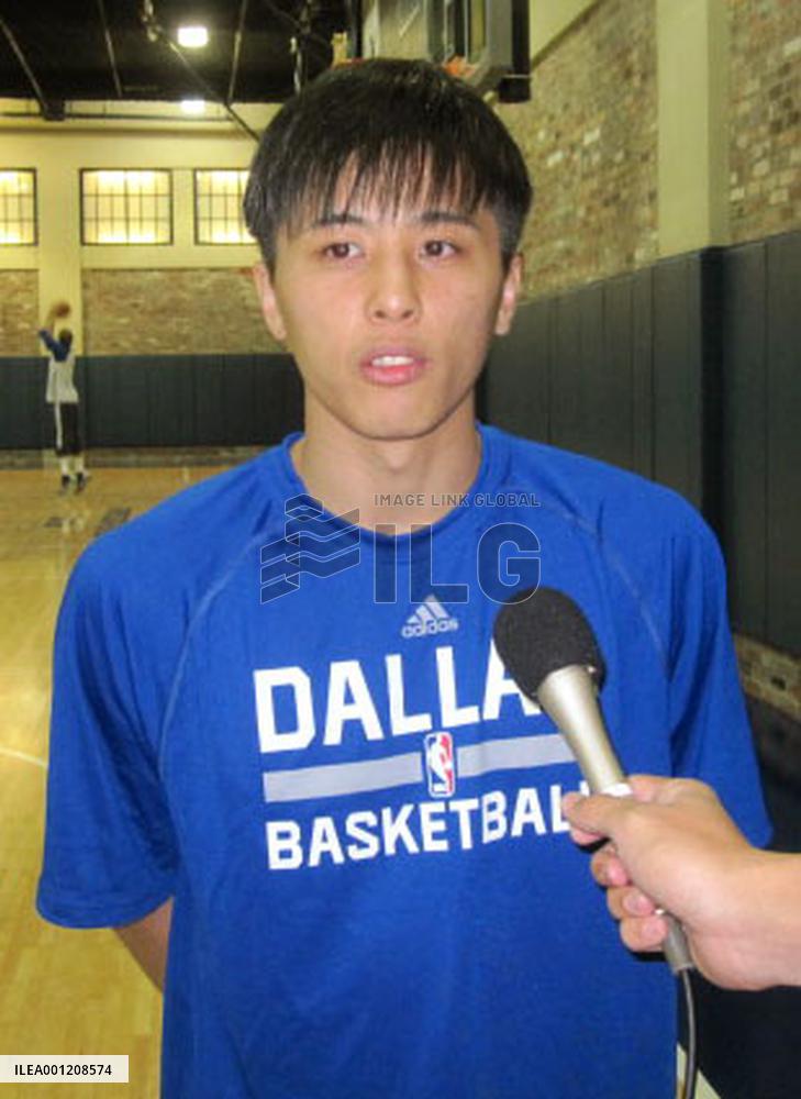 Togashi practices with NBA's Mavericks