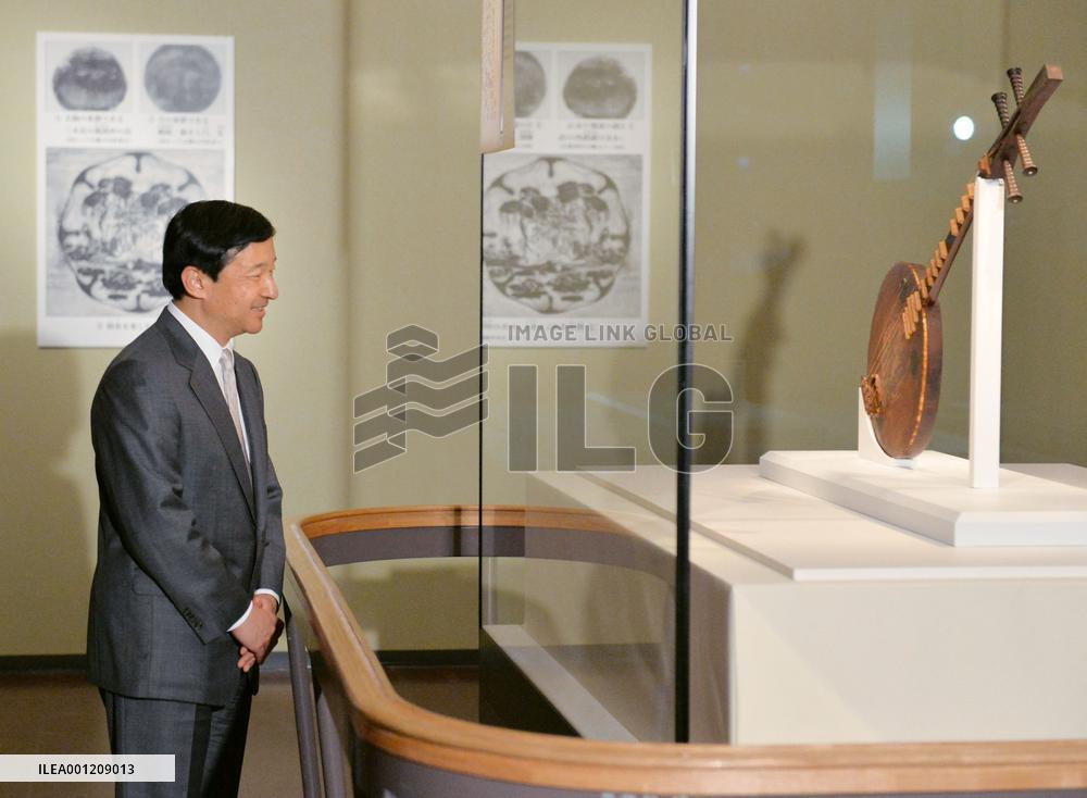 Crown prince visits Shosoin treasure house exhibition