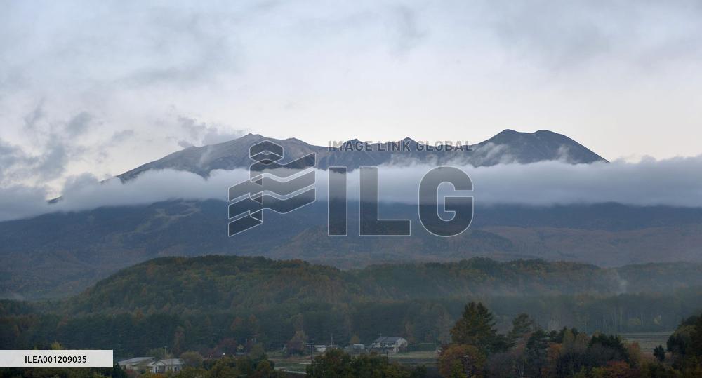 SNAPSHOT: Tourist bureau at foot of Mt. Ontake shows local scenes