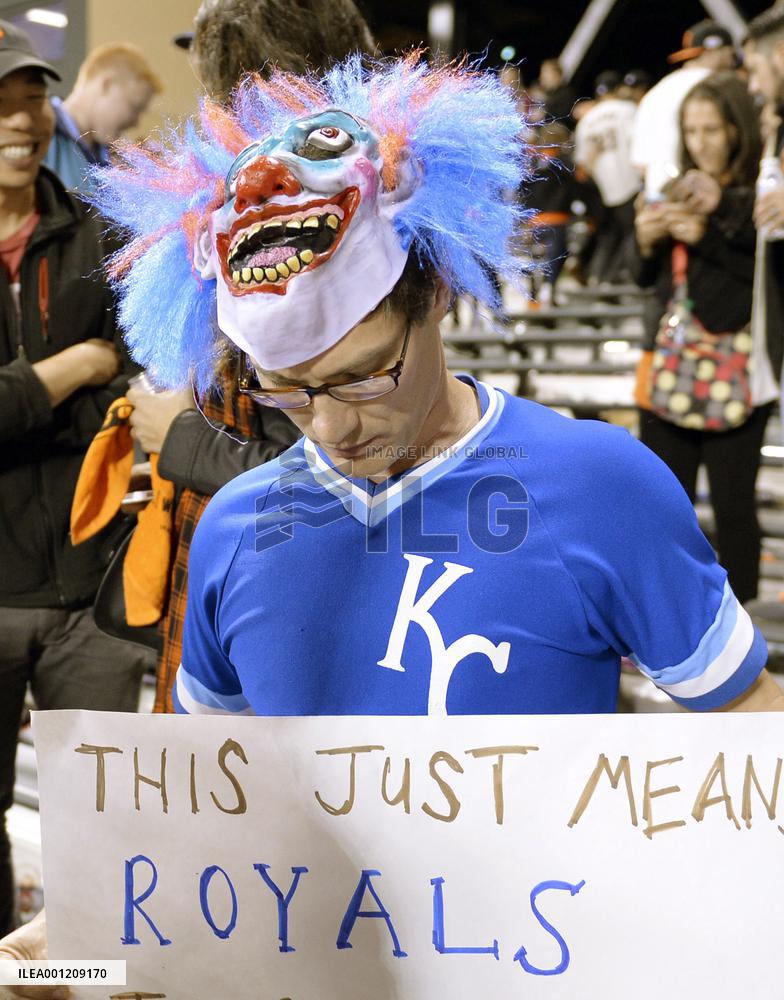 Giants even World Series with comeback win over Royals