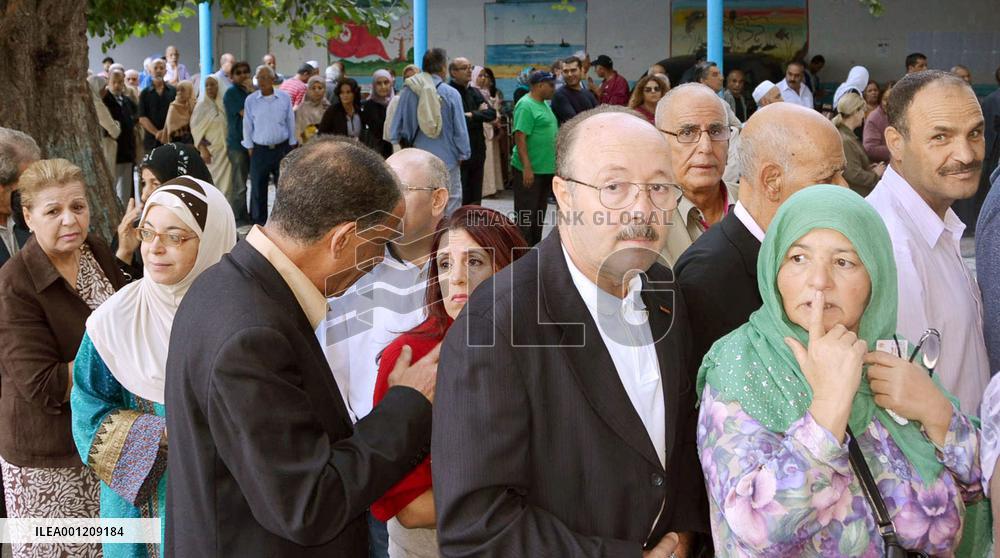 Voting under way in landmark Tunisian election