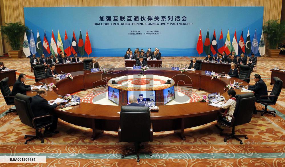 Xi pledges $40 billion for Silk Road Fund