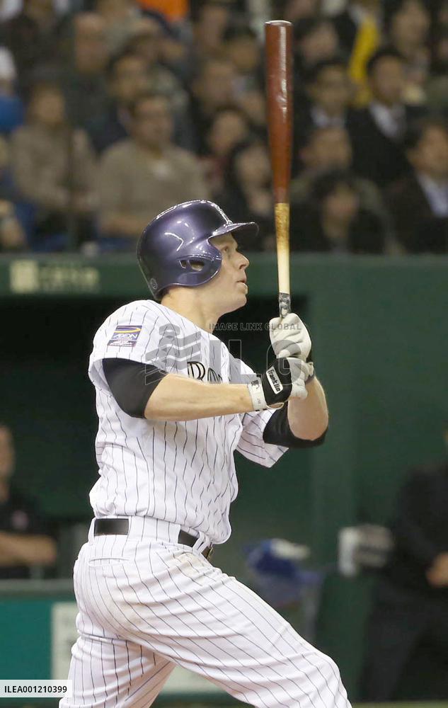 Japan batters major leaguers to lead series 2-0