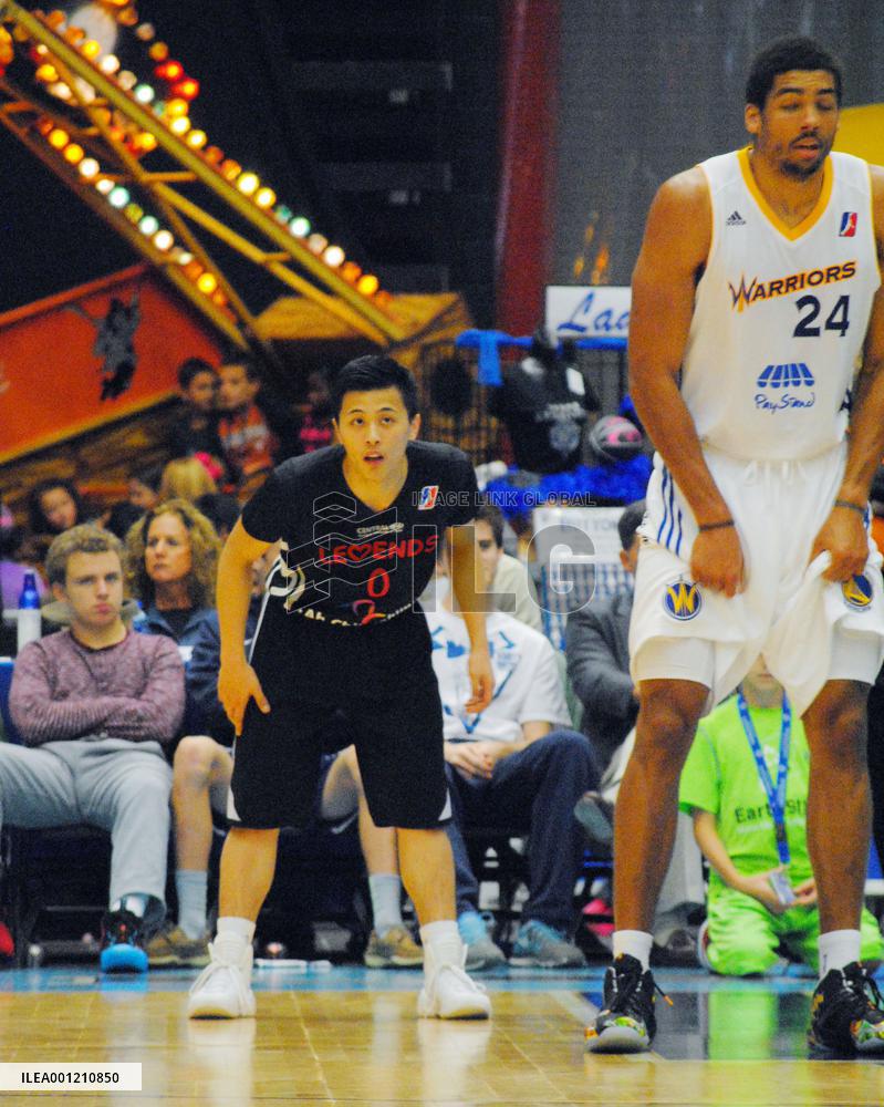 Togashi of Texas Legends in action against Warriors