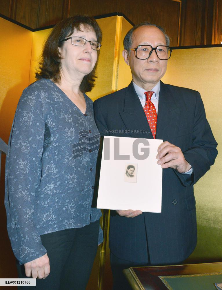 Jewish woman who fled Nazis