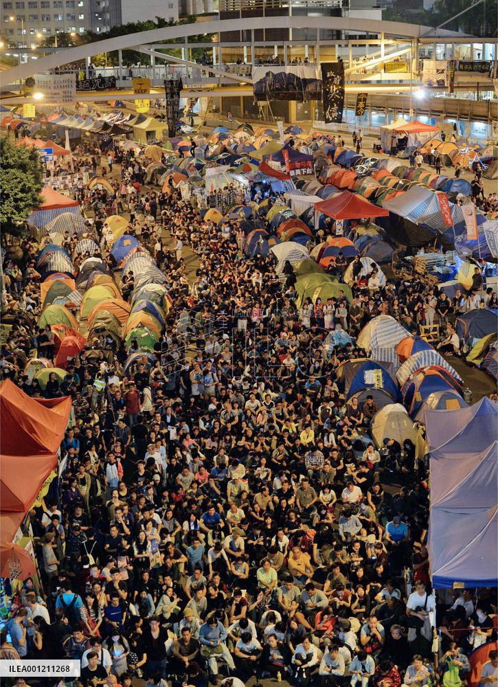 Pro-democracy occupiers to escalate protest against H.K. gov't