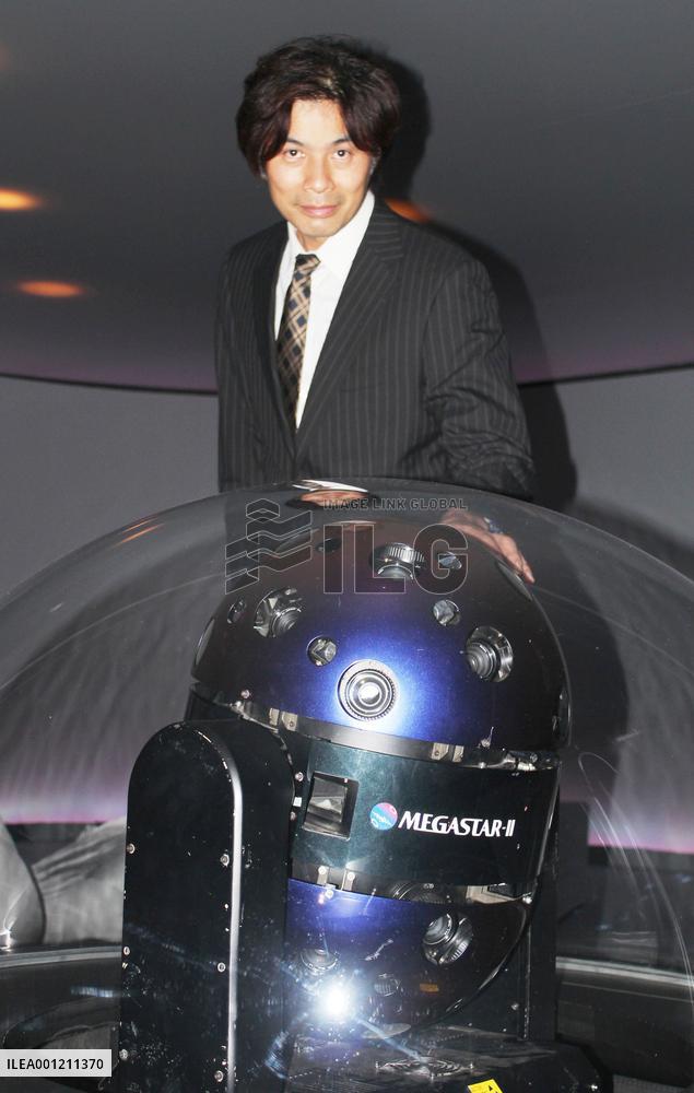 Ex-Sony engineer explains advanced planetarium projector