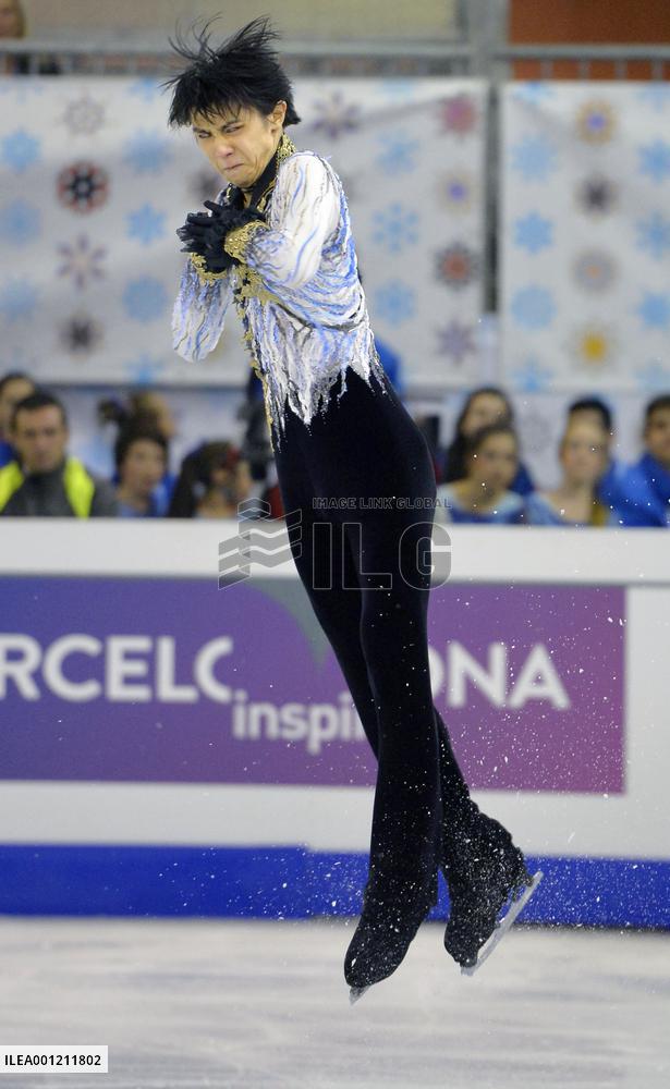 Japan's Hanyu defends Grand Prix Final figure skating title