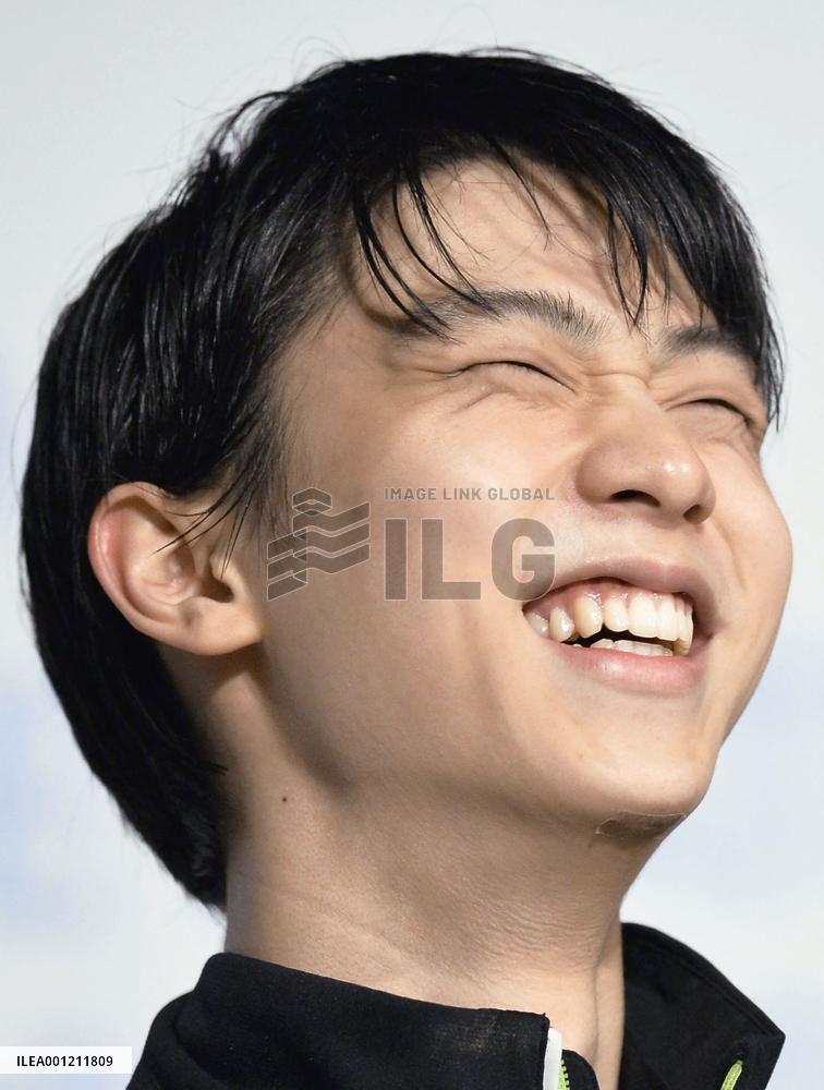 Japan's Hanyu defends Grand Prix Final figure skating title