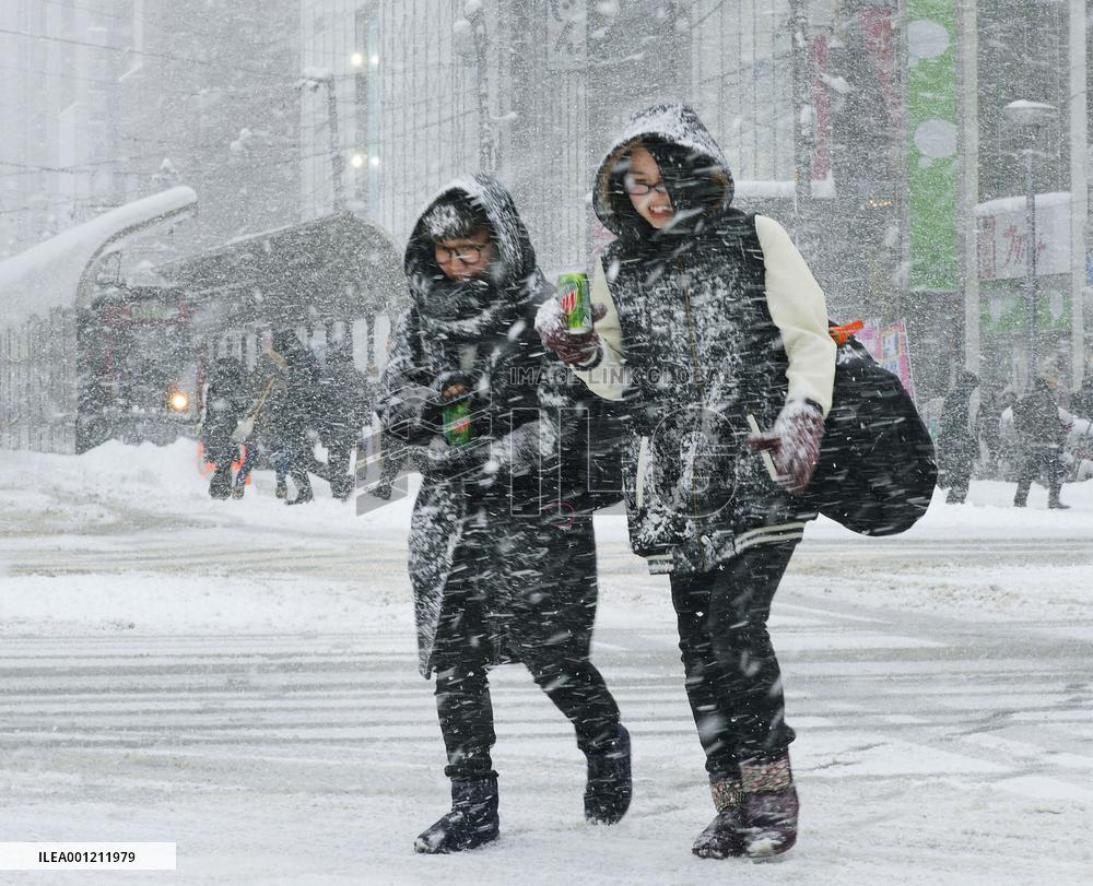 Snowstorm hits Sapporo