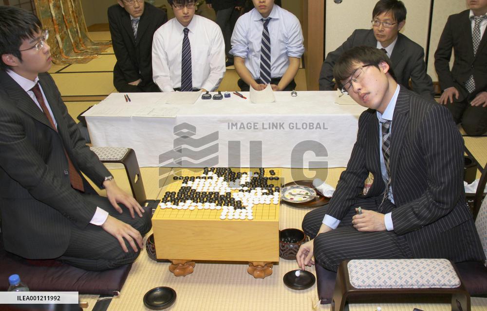 Iyama upset by Murakawa, loses 'Oza' title in 'go' game