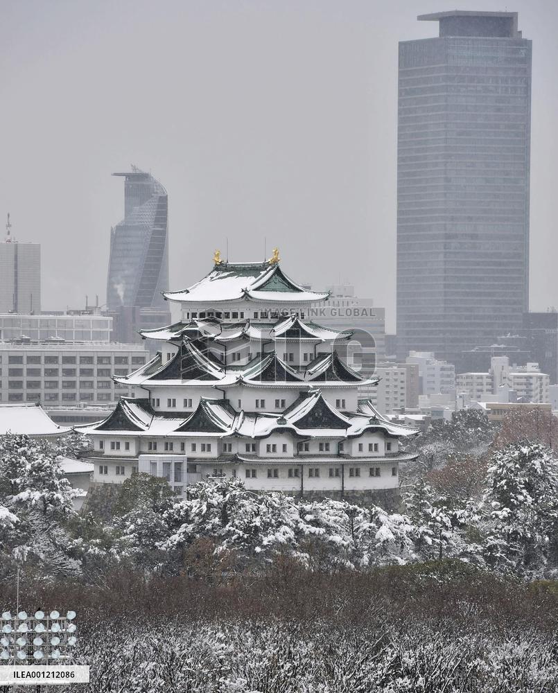 Nagoya hit by record snowfall