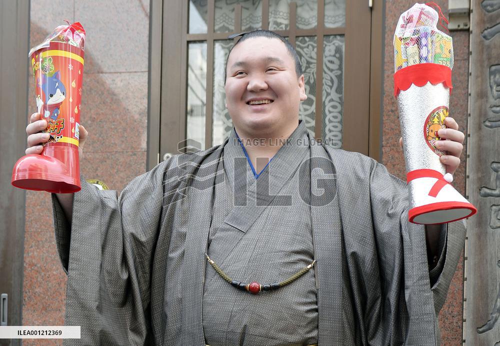 Yokozuna Hakuho retains east slot for New Year tournament