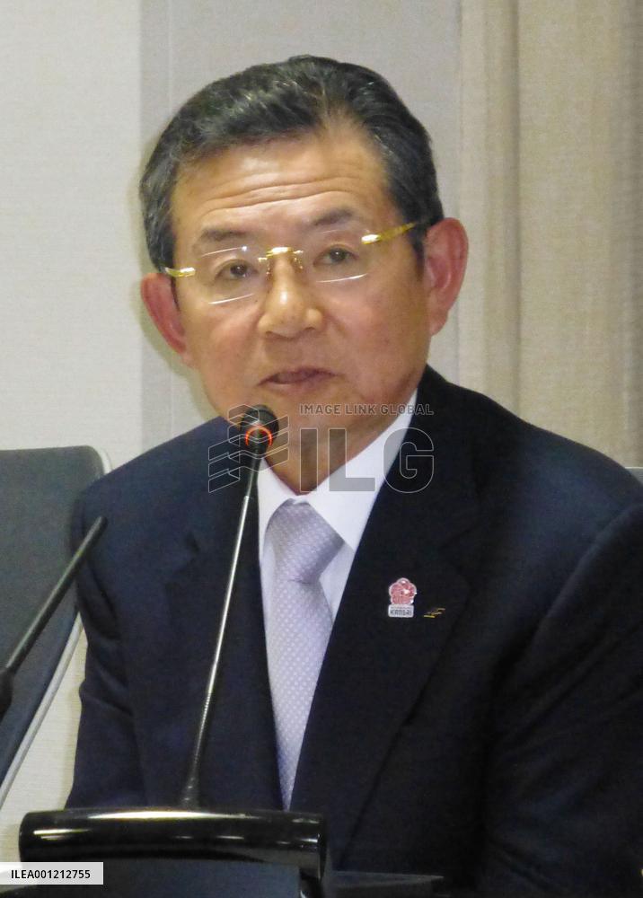 Kansai Electric chief to remain head of business lobby