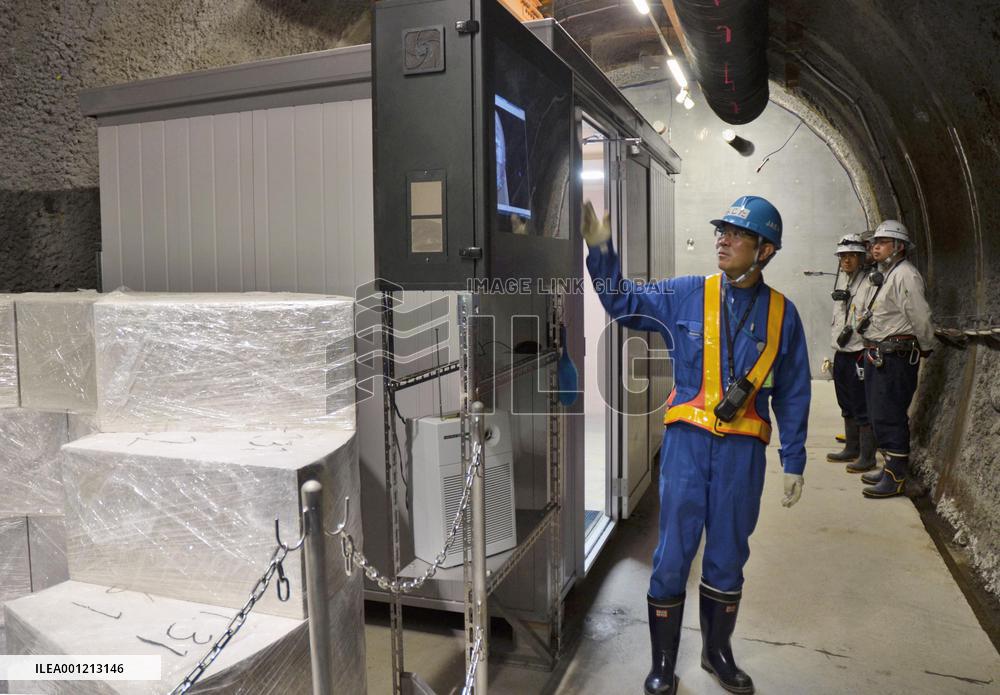 Radioactive waste container undergoes test in tunnel
