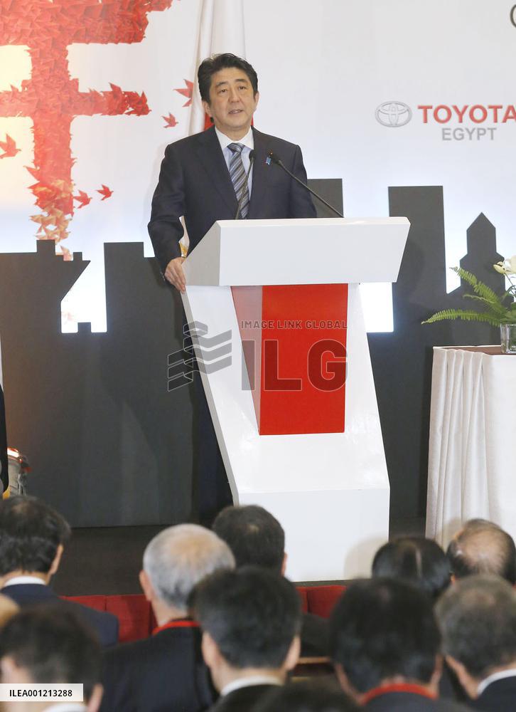 Abe pledges $2.5 bil. for Middle East