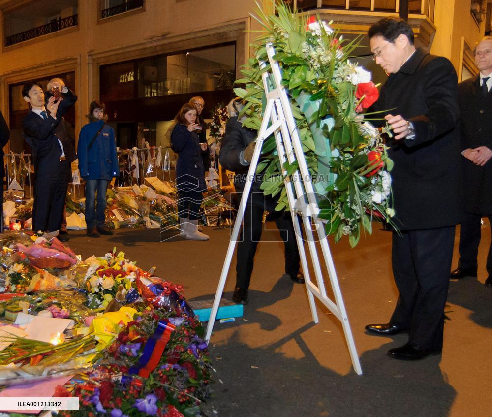 Japanese Foreign Minister Kishida in Paris