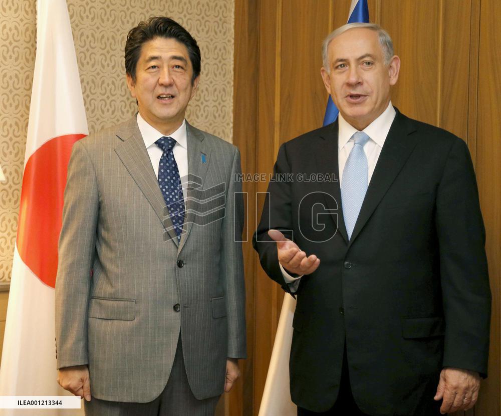 Japanese PM Abe holds talks with Israeli PM Netanyahu