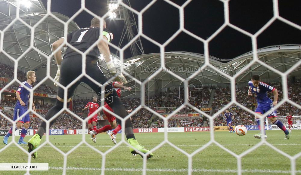Japan reach quarterfinals in Asian Cup