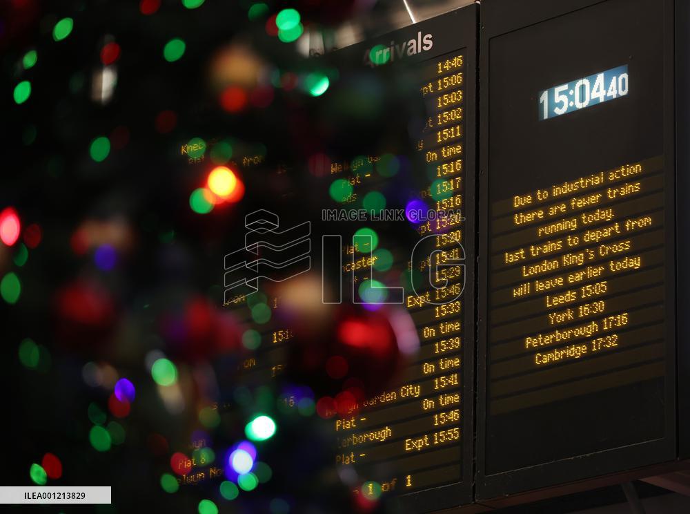 BRITAIN-LONDON-CHRISTMAS SEASON-STRIKES