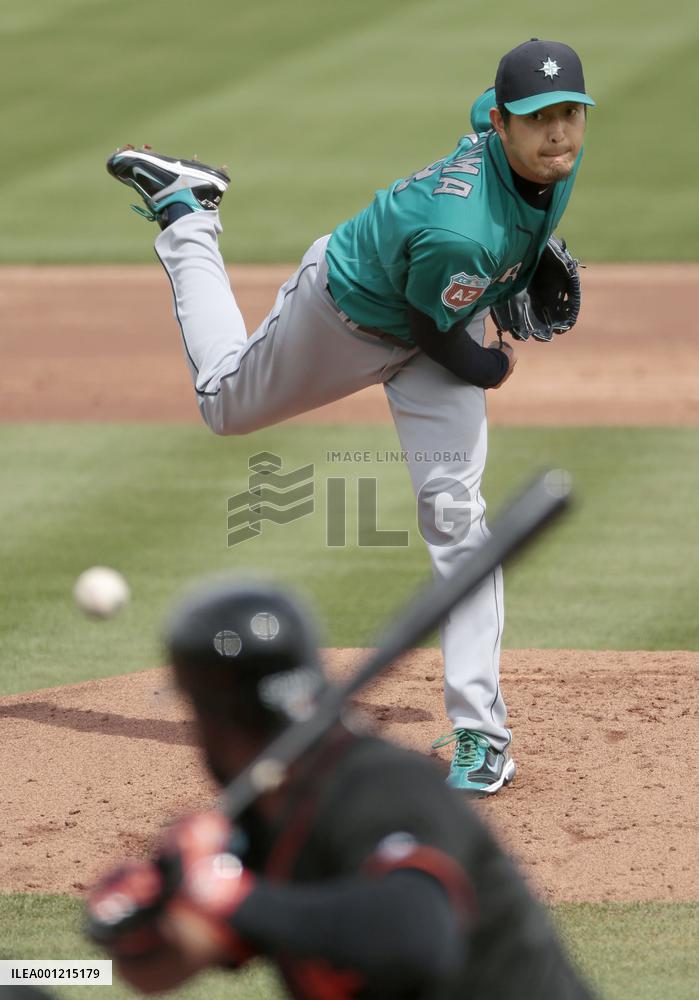 Iwakuma throws 3 scoreless innings for Mariners