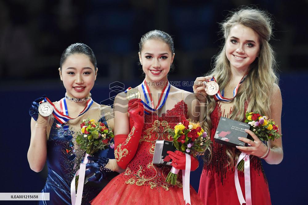 Figure skating: Alina Zagitova