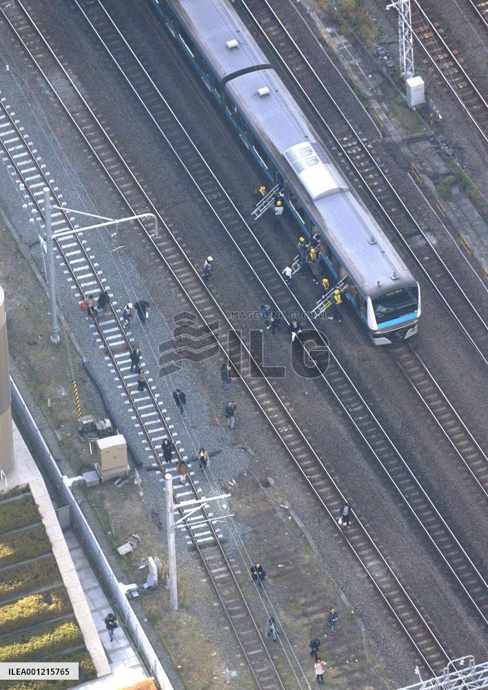 Train wire problems affect 220,000 passengers in Japan