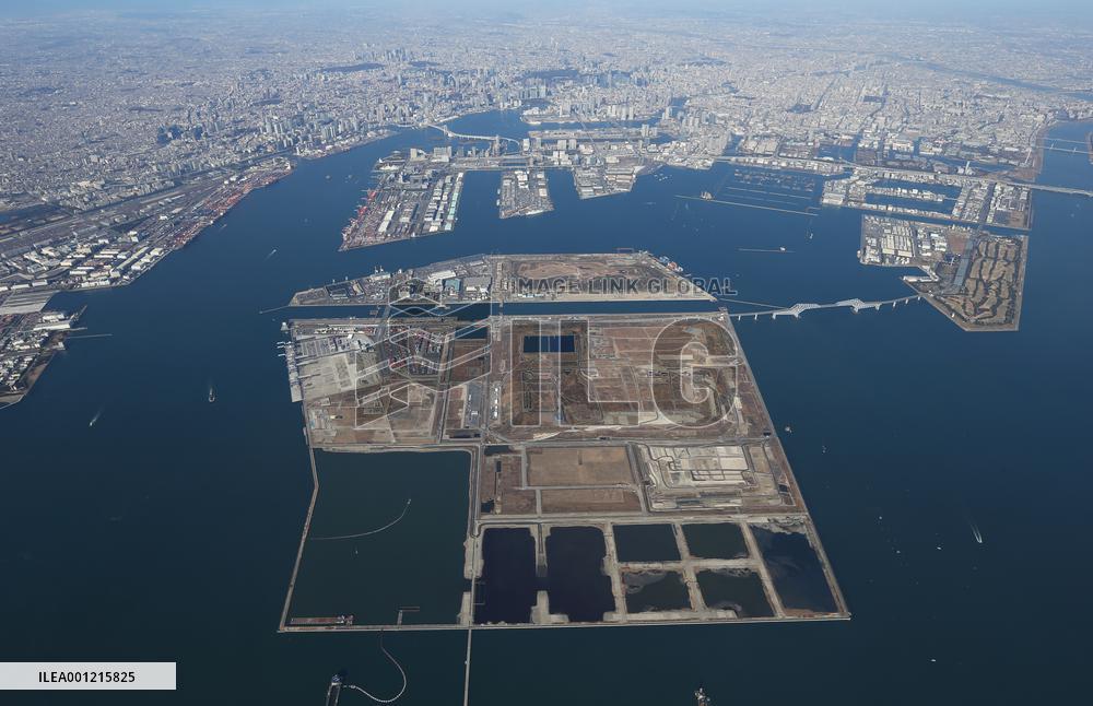 Tokyo's Central Breakwater landfills