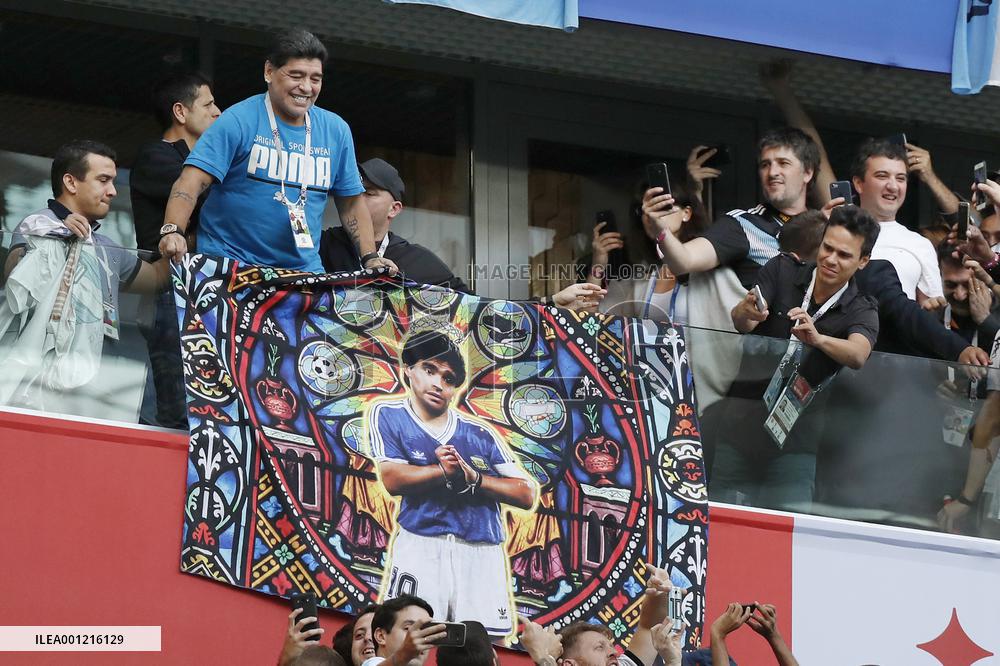 Football: Maradona at World Cup
