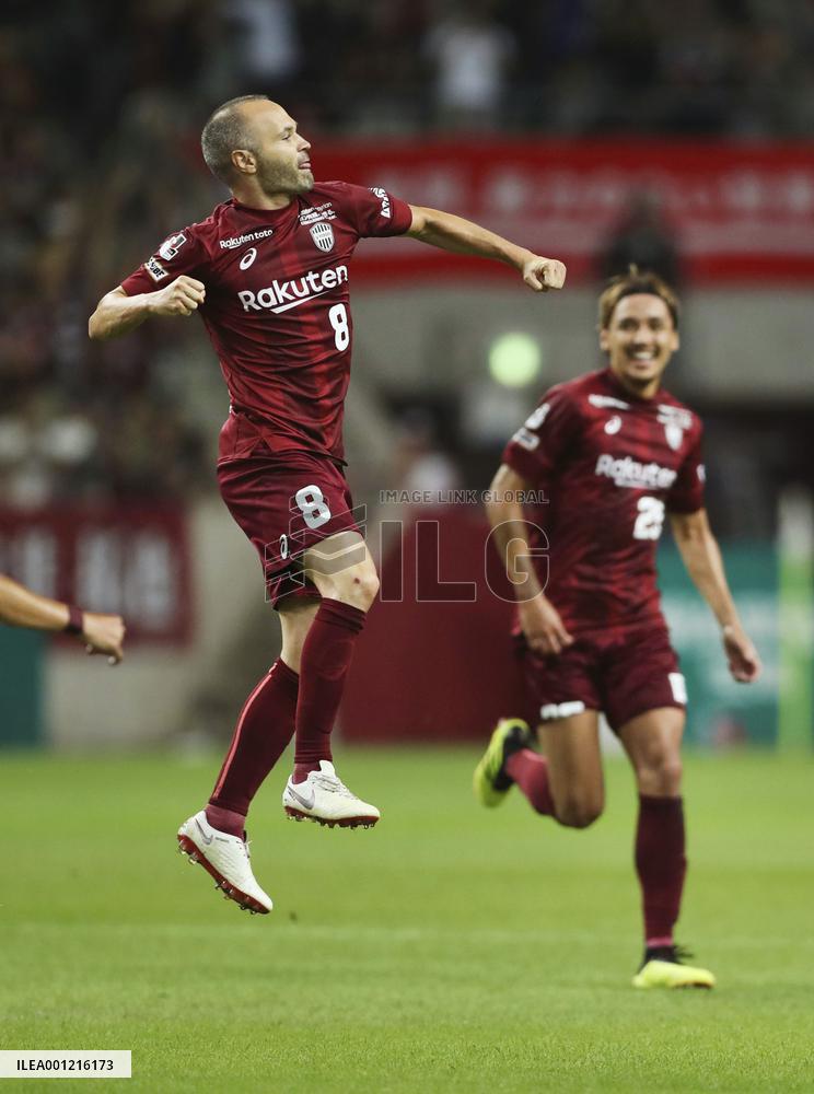 Soccer: Iniesta of Vissel Kobe scores again