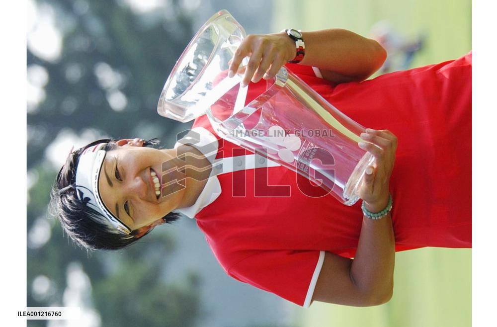 Japan's Mogi wins Crystal Geyser Ladies with late surge
